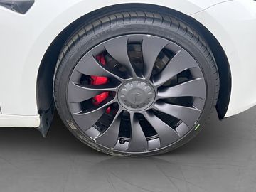 Car image 36