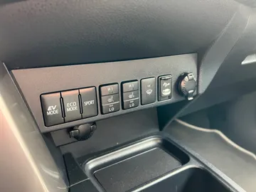 Car image 32