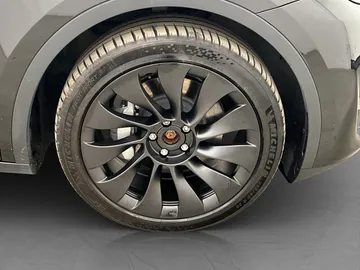 Car image 31