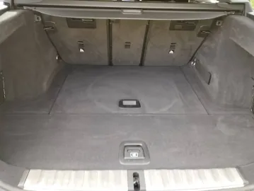 Car image 40