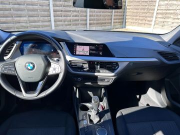 Car image 25