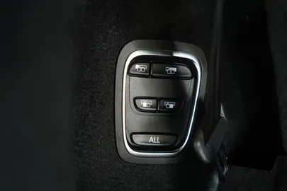 Car image 43
