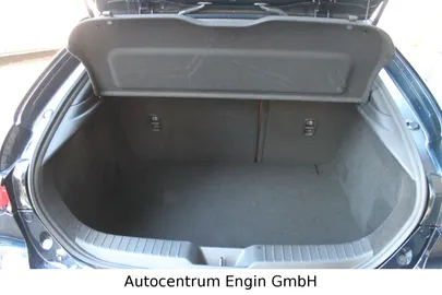 Car image 33