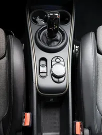 Car image 31