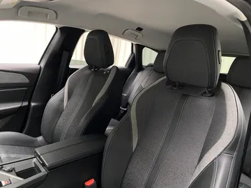 Car image 47