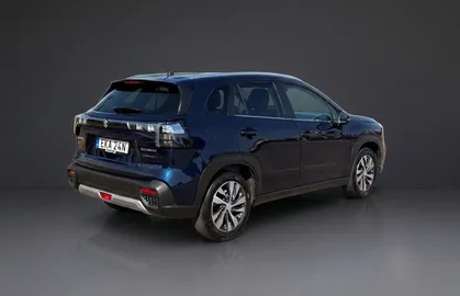 Car image 4