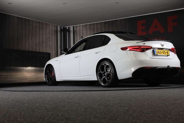 Alfa Romeo Giulia 2.0 Veloce 206 kW image number 3