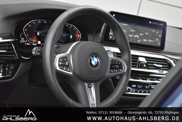 BMW 530d Touring M xDrive 210 kW image number 16