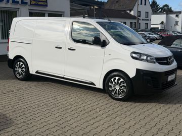 Car image 32