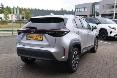 Car image 4