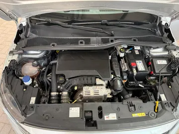 Car image 30