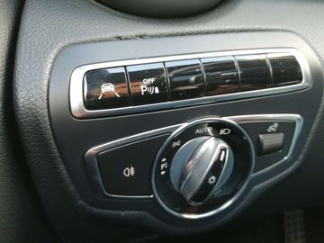 Car image 32