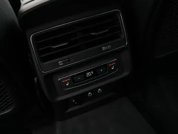 Car image 47