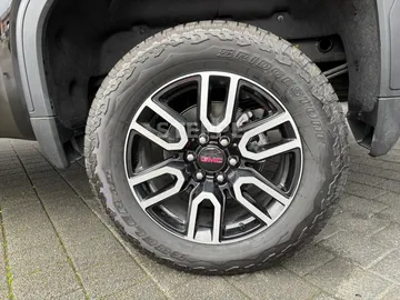 Car image 39