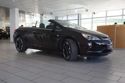 Car image 4
