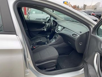 Car image 16