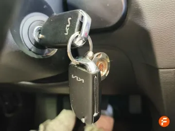 Car image 33