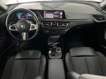 Car image 43