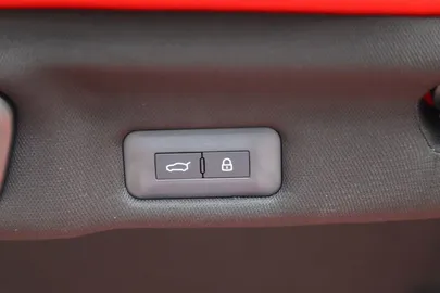Car image 36