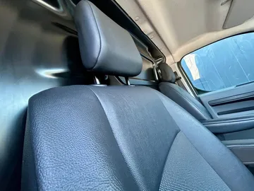 Car image 27