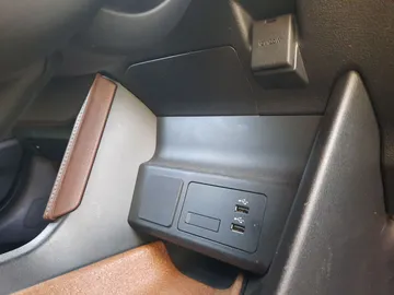 Car image 31