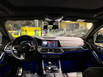 Car image 28