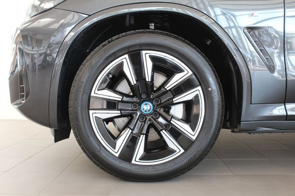 BMW iX3 M Sport 210 kW image number 5