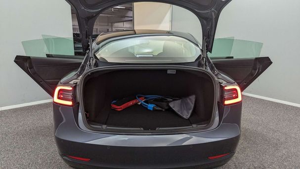 Tesla Model 3 239 kW image number 17