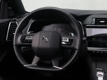 Car image 26