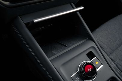 Car image 37