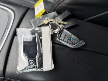 Car image 35