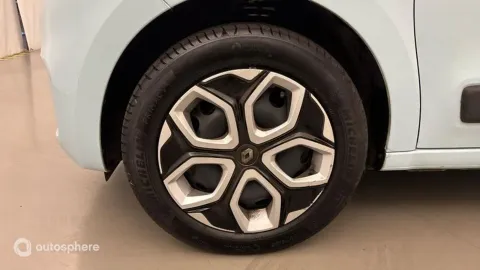 Car image 20