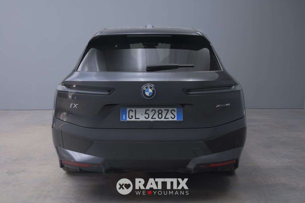 BMW iX xDrive40 240 kW image number 6