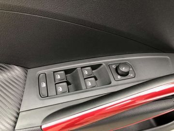 Car image 37