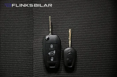 Car image 24