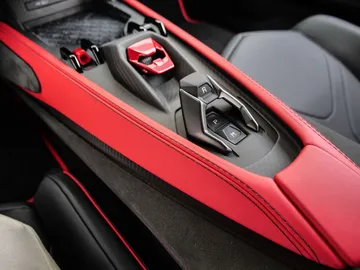 Car image 30