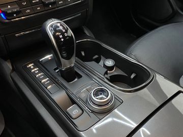 Car image 25