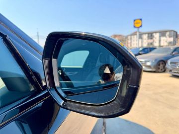 Car image 40