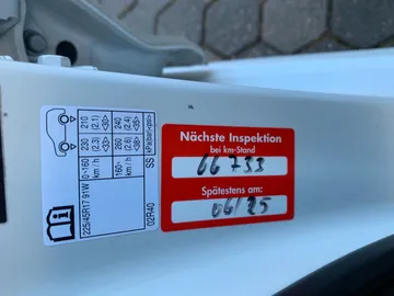 Car image 38