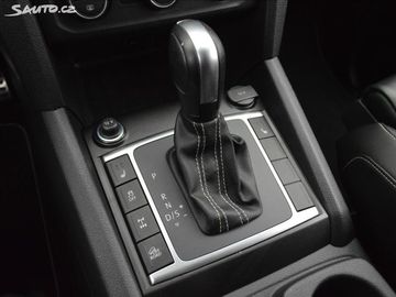 Car image 24