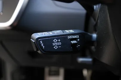 Car image 32