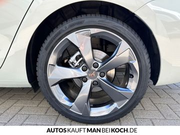 Car image 32