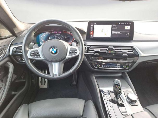 BMW 545 e xDrive 290 kW image number 12