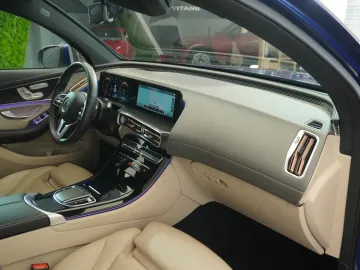 Car image 40