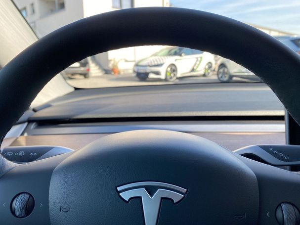 Tesla Model 3 Long Range AWD 366 kW image number 17