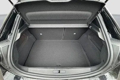 Car image 27