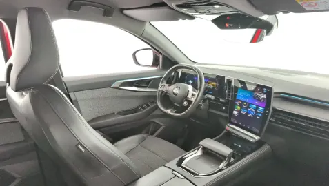 Car image 25