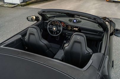 Car image 23