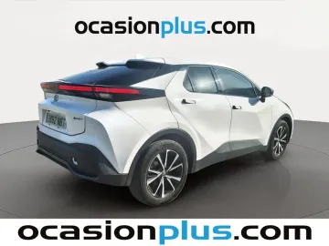 Car image 3