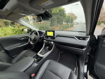 Car image 23